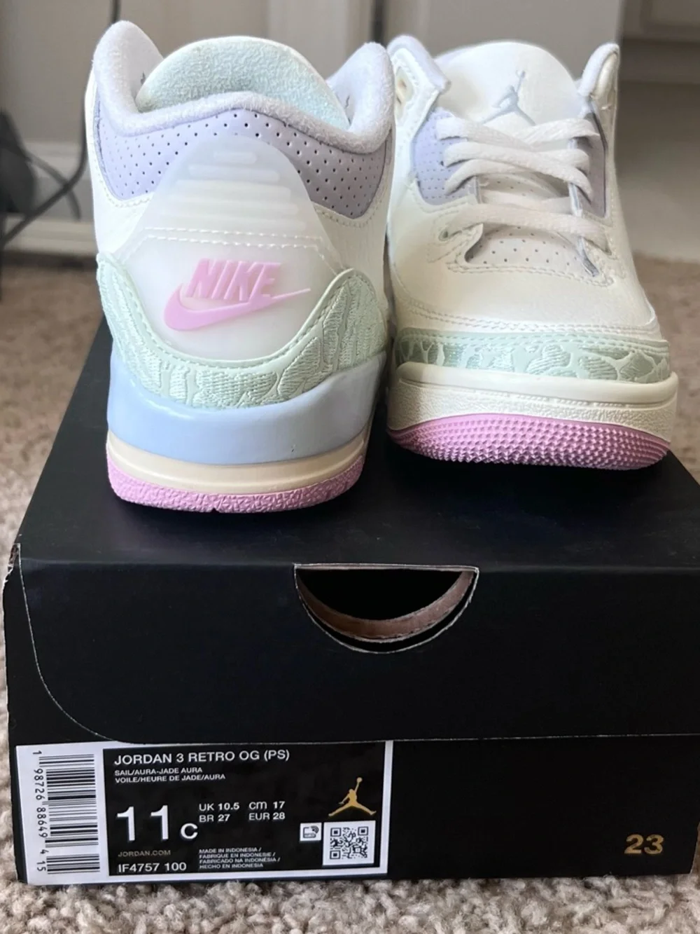 Jordan Kids Retro 3 OG (PS) color SAIL/AURA-JADE AURA Size: 11c - Picture 10 of 10